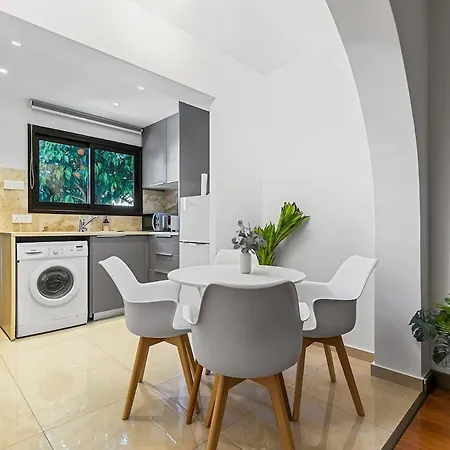 Orange Tree Studio, Just Steps From The Sea * Pafos