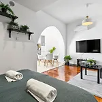 Apartment Orange Tree Studio, Just Steps From The Sea