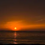 Orange Tree Studio, Just Steps From The Sea *