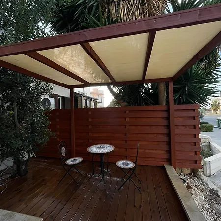 Orange Tree Studio, Just Steps From The Sea Paphos