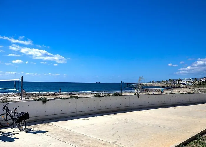 Orange Tree Studio, Just Steps From The Sea Apartamento *