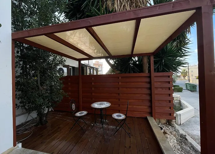 Orange Tree Studio, Just Steps From The Sea Paphos